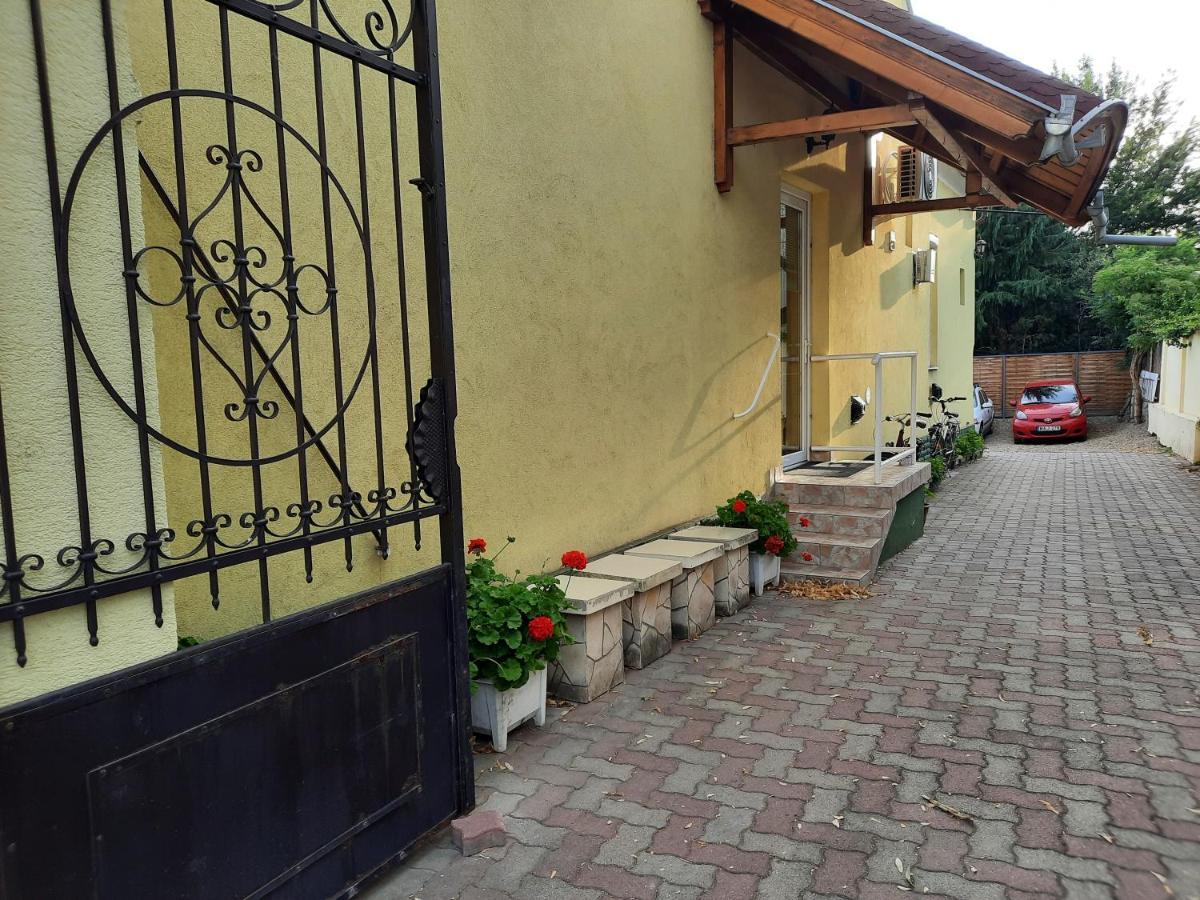Gloria Apartman Gyula Dış mekan fotoğraf
